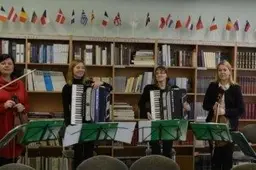 Rytas mokykloje prasidėjo tango ritmu