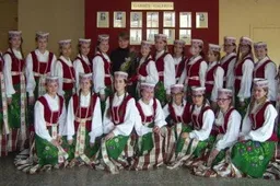 Mokyklos dainorėliai parsivežė konkursų laurų ir kviečia į „Panemunės gaidą“