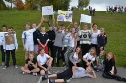 Bėgime - beveik 500 mokyklos bendruomenės narių ir sirgalių