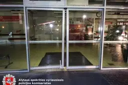 Sugadino prekybos centro ir Alytaus autobusų stoties duris (ATNAUJINTA)