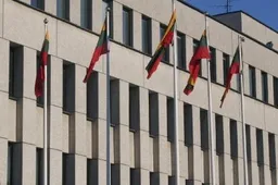 Vasario 16-ąją nepamirškime iškelti Lietuvos valstybės vėliavos