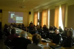 Alytaus miesto savivaldybės meras Č. Daugėla Lietuvos pramonininkų konfederacijos posėdyje pristatė Alytaus miestą