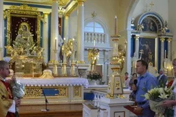 Klebonui monsinjorui – pivašiūniškių, giminaičių ir mero sveikinimas