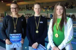 Lietuvos čempionate šeimininkavo 17 medalių laimėję jaunieji Alytaus plaukikai