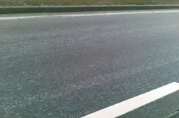 Dėl susidariusio plikledžio kelininkai barstė Pivašiūnų ir Daugų viadukus