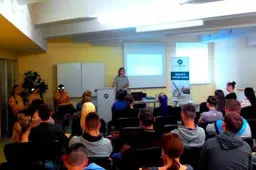 Baigę studijas Alytaus kolegijoje ir mokslus miesto gimnazijose domėjosi savanoryste