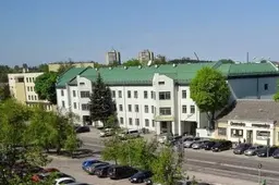 Areštinėje susitiko dalgiu motiną nužudyti grasinęs sūnus ir žmoną smaugęs vyras
