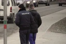 Prieš pokštaujant siūloma pagalvoti - specialiąsias tarnybas be priežasties tas pats asmuo kvietė aštuonis kartus