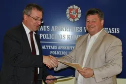 Alytaus apskrities policija pasirašė sutartį su Vilniaus universitetu