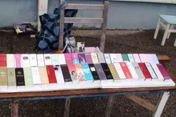 Jazminų turgavietėje - galimai klastoti „Versace“, „Chanel“ ir kiti kvepalai, „Adidas“, „Nike“, „Puma“ drabužiai