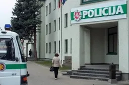Užvaldė svetimą turtą - pardavė draugės fordą, registravo Italijoje vogtą motociklą