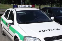 Jaunimo parke mušė nepažįstami, namie – sūnus, susižalojo nuotykių parke