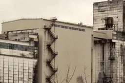 Susižalojo užgriuvus sienai