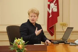 Prezidentė: „Palaikau sprendimą perimti banko „Snoras“ valdymą“ (VIDEO)