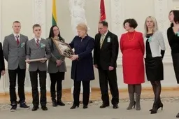 Kriminalų suvestinė: narkotikų ieškojo alytiškio kojinėje, ištraukė rankinuką ir pabėgo, susidoroti kvietė facebook‘e