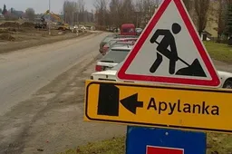 Putinuose - į kelio griovį, Veisiejuose seksualiai išnaudojo vaikiną, samanėlę virė Alytaus Stoties g.