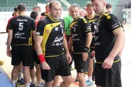 Po triuškinamo laimėjimo prieš naujokus „Almeida – Stronglasas“ pakilo į antrąją vietą