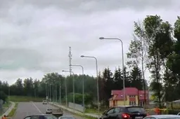 Avariją sukėlęs vairuotojas pasišalino, automobilis – surastas