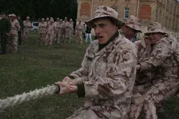 Įgūdžius atnaujinantys kariai Alytaus batalione sulaukė artimųjų