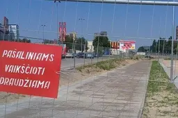 Prekybos centre – išlaužtos parduotuvės lubos, supjaustyti seifai, pavogta juvelyrika (KRIMINALAI)