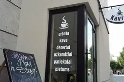 Rotušės kavinė alkoholiu gali prekiauti iki vidurnakčio