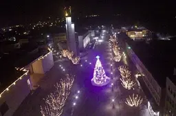 Rotušės aikštėje – žaliaskarė iš Lauko gatvės, 3D stebuklas ir tiesioginė transliacija, skirta viso pasaulio alytiškiams (VIDEO)