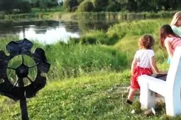 Prie Gulbynės ežerėlio išdygo simbolinės Alytaus rožės – dviračių stovai