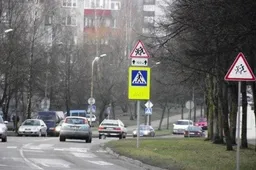 Pėsčiųjų perėjoje vėl partrenkta mažametė