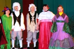 Mokyklų dramos būreliai iš Kumečių ir Daugų atstovaus Alytaus rajoną vaikų ir jaunimo teatrų apžiūros šventėje „Šimtakojis-2009”