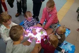 Alytiškių šeimadienis apjungė mamyčių turgelį, paskaitas, meno terapiją ir mankštą