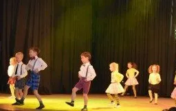 „Šokių pynę“ pynė kolektyvai iš Alytaus, Panevėžio, Varėnos ir Vilniaus