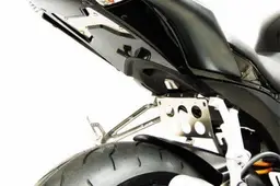 „Suzuki” motociklo gaudynės baigėsi smūgiu į policijos automobilį