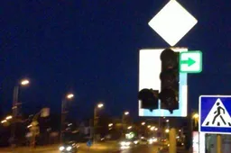 „Įskaitytinai“, bet šviesoforai ir toliau neveikia