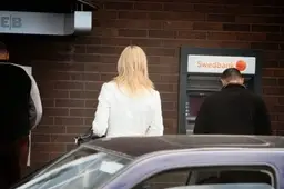 Bankomate prie „Maxima“ tinklo parduotuvės Alytuje - kenkėjiškas duomenų „skaitytuvas“ (+TV REPORTAŽAS)