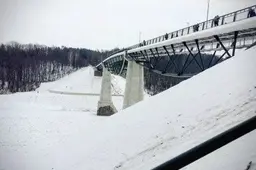 Į nelaimės vietą prie Baltosios rožės tilto ir iš jos medikai skubėjo ekstremaliais maršrutais (ATNAUJINTA. PAPILDYTA)