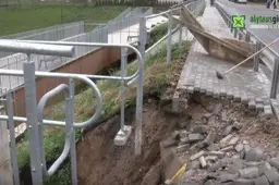 Alytaus mieste - vėl ypatinga padėtis: apgriuvo naujojo tilto Ligoninės gatvėje dalis (TV REPORTAŽAS)