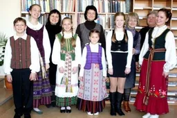 „Tramtatulio“ regioniniame ture – Gabrielė ir Rasa iš Makniūnų, Paulina iš Kumečių, Deimena, Simonas bei Rimgailė iš Butrimonių