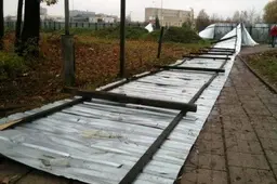 Krito būsimojo „Lidl“ prekybos centro statybvietę saugojusi tvora