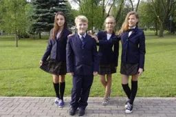 Kokiose Alytaus švietimo įstaigose dėvimos uniformos?