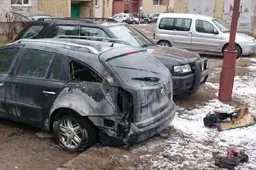Automobilyje kilusį gaisrą gesino Varėnos policijos patruliai - išvengta didelės nelaimės