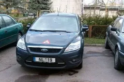 Iš eismo įvykio pabėgo vairavimo mokyklai priklausantį „Fordą“ vairavęs vairuotojas (ATNAUJINTA. NUOTRAUKOS)