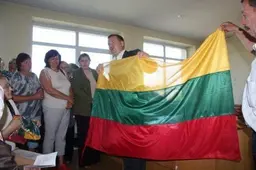 Valstybės dienos proga dovanų – trispalvė