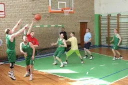 Buvusių abiturientų krepšinio turnyras (video)