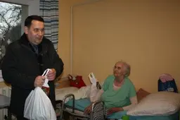Prieš Kalėdas aplankė ir pasveikino Miroslavo ir Rumbonių globos namų gyventojus