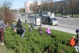Vidzgiriečiai tvarkėsi ne tik savo kieme