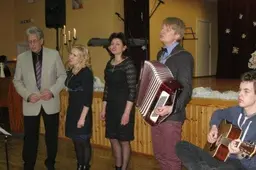 Romansų vakare muzikavo ir mokyklos direktorius