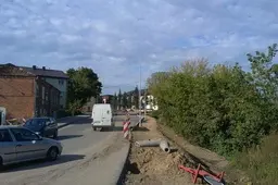 „Mazda MX 3” vairuotojas iš įvykio vietos pasišalino, dviratininkas atsitrenkė į „Renault Master”