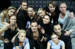 A|CH teatro premjera be baletinės kosmetikos