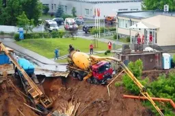 Greitosios automobiliams tenka važinėti veja