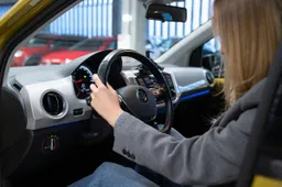 Minint saugaus eismo dieną: vairuotojus ragina atkreipti dėmesį į automobilių techninę būklę